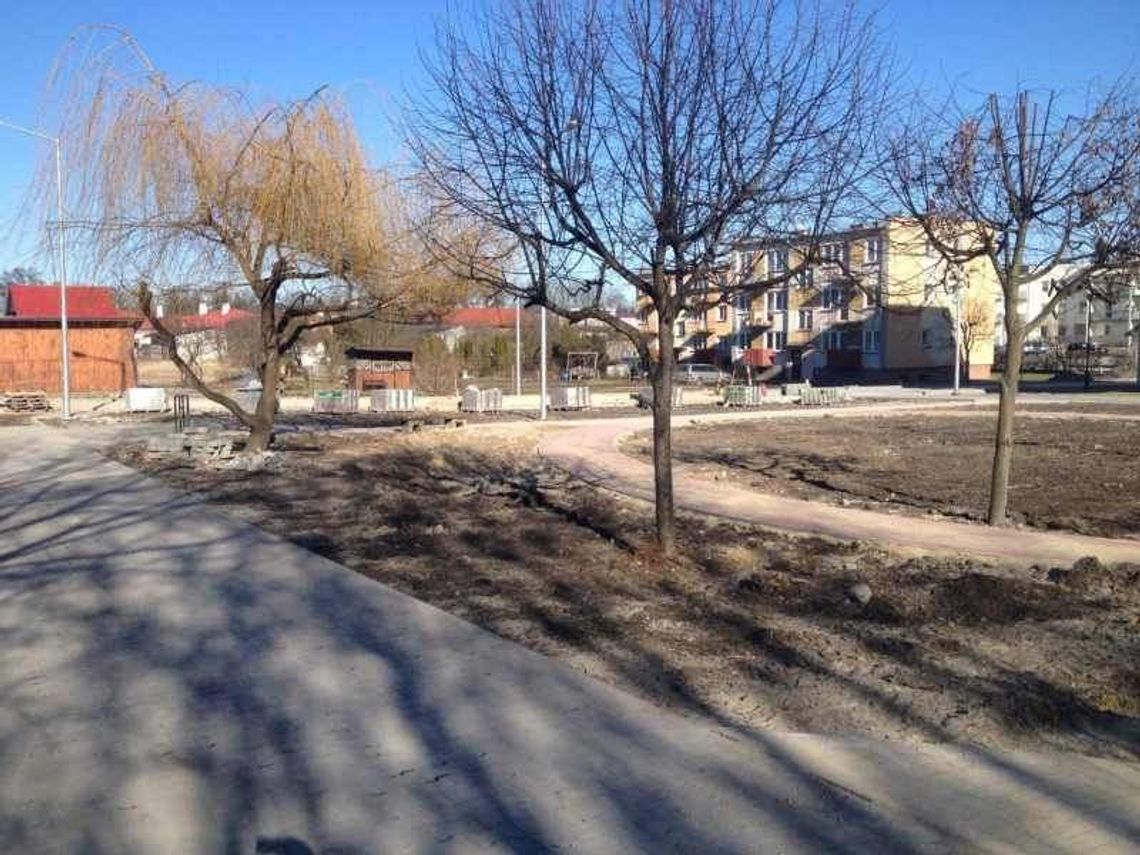 Opole Lubelskie. Osiedle odnowione, czekają na oświetlenie