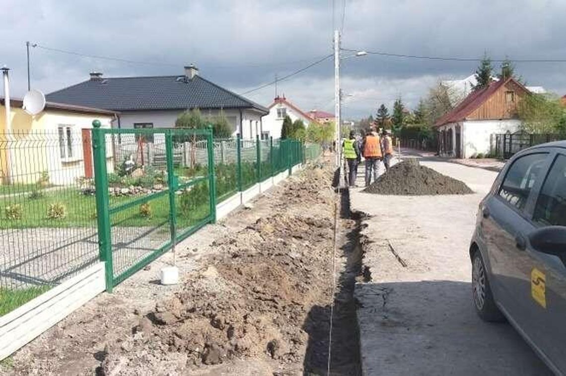  Opole Lubelskie: Ruszyły remont dróg. Będzie równo przed końcem czerwca 