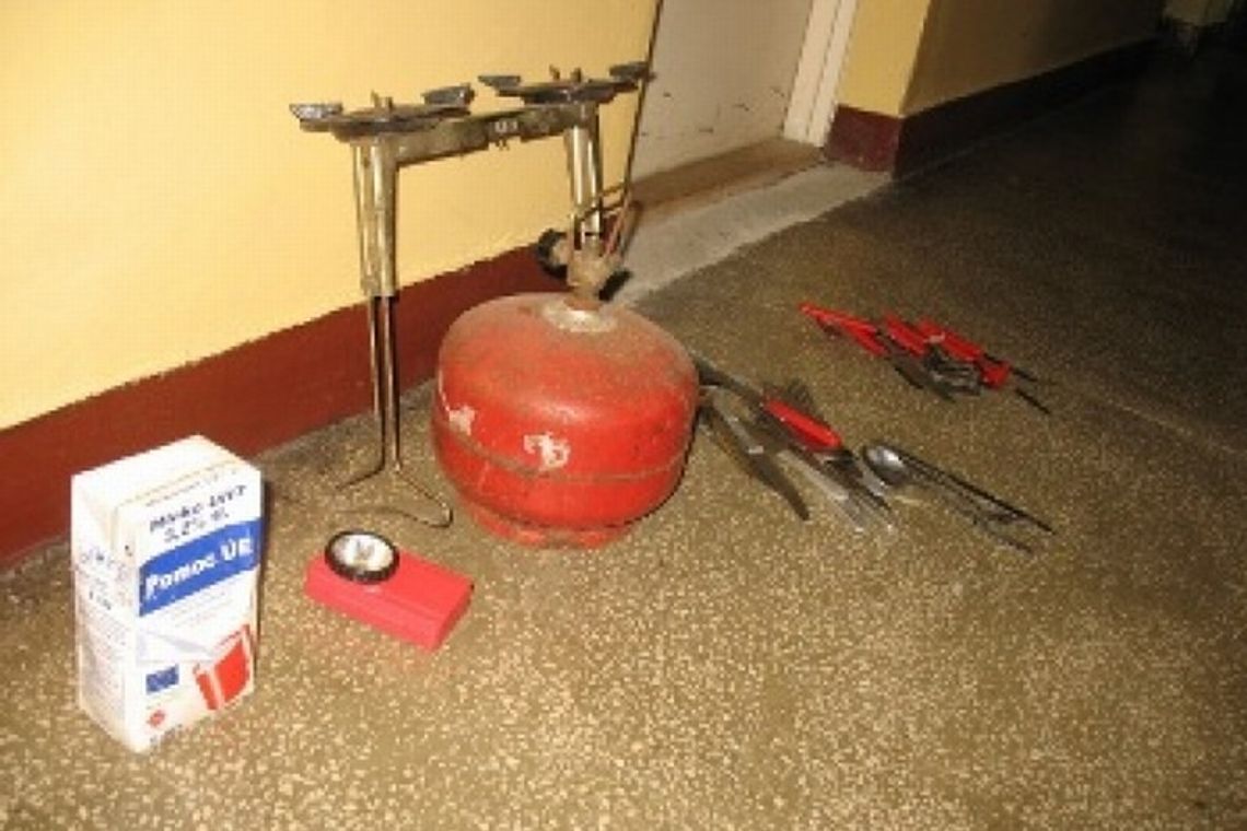 Opole Lubelskie: Złodziej zgubił telefon w okradanej plebanii