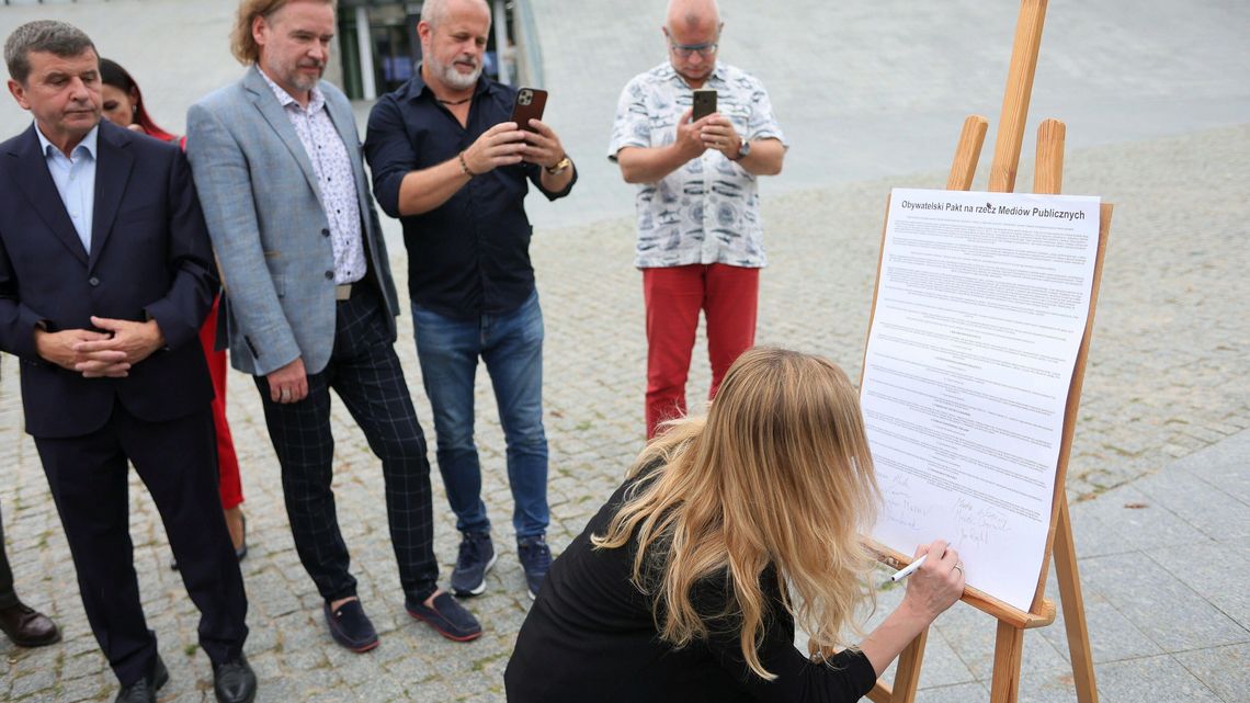 Opozycja chce rozmawiać o TVP Lublin. "Odpartyjnimy publiczne media" Opozycja chce rozmawiać o TVP Lublin. "Odpartyjnimy publiczne media"