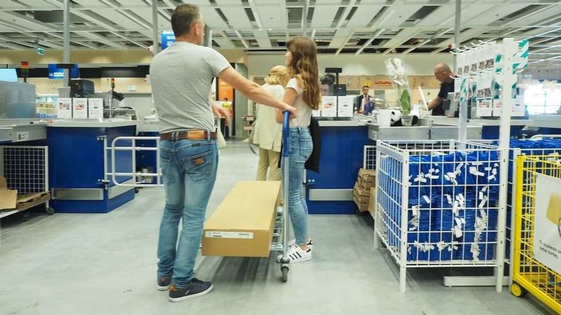 OPZZ: Pora na wyższe płace za pracę w weekendy w 2019. Nie tylko w handlu