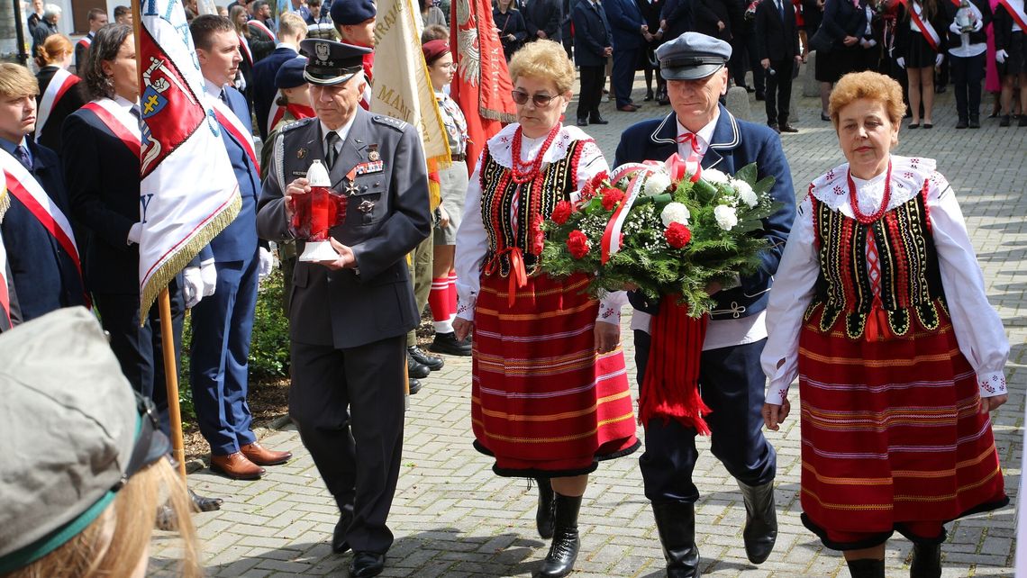 Orkiestra, Polanki i kwiaty. Puławianie świętują trzeciego maja [zdjęcia]