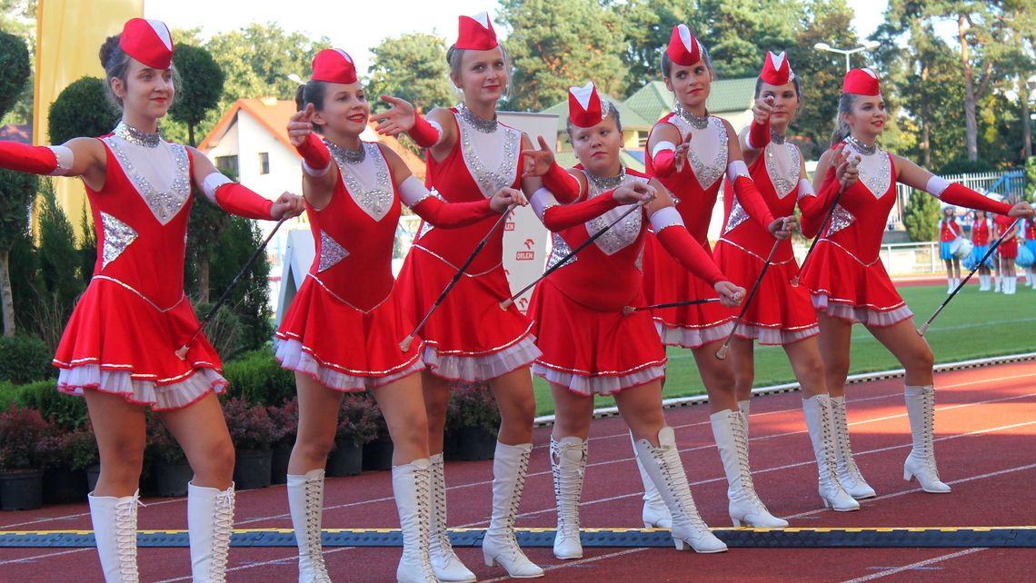 Orkiestry dęte zagrały na stadionie w Puławach [zdjęcia, wideo]