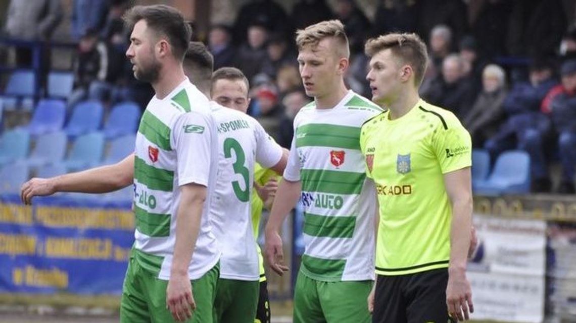 Orlęta Spomlek – Huragan 1:0. Kontuzja napastnika