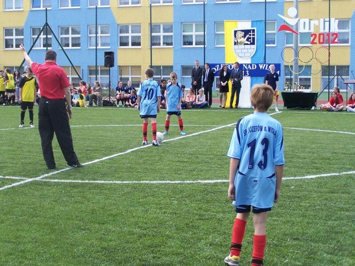 „Orlik” w Józefowie nad Wisłą już otwarty „Orlik” w Józefowie nad Wisłą już otwarty