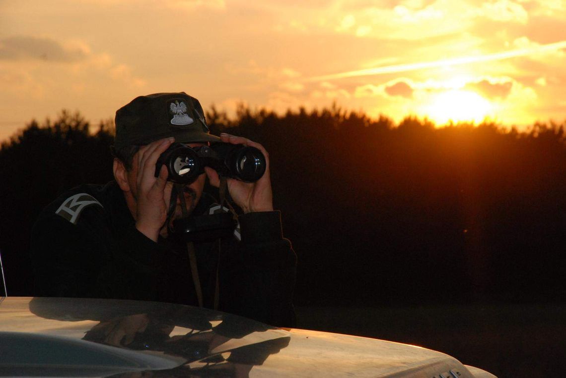 Ormianin przepłynął pontonem Bug, później "łapał stopa"