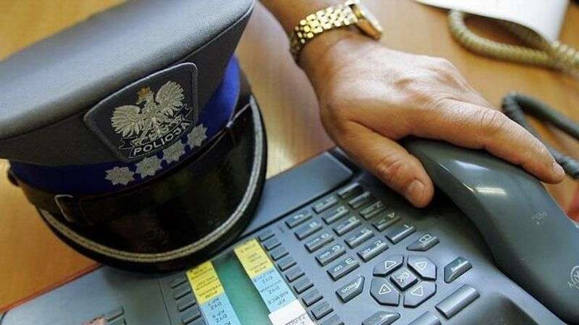 Ornitolog podczas badań utknął na bagnach. Pomogli mu policjanci i strażacy Ornitolog podczas badań utknął na bagnach. Pomogli mu policjanci i strażacy