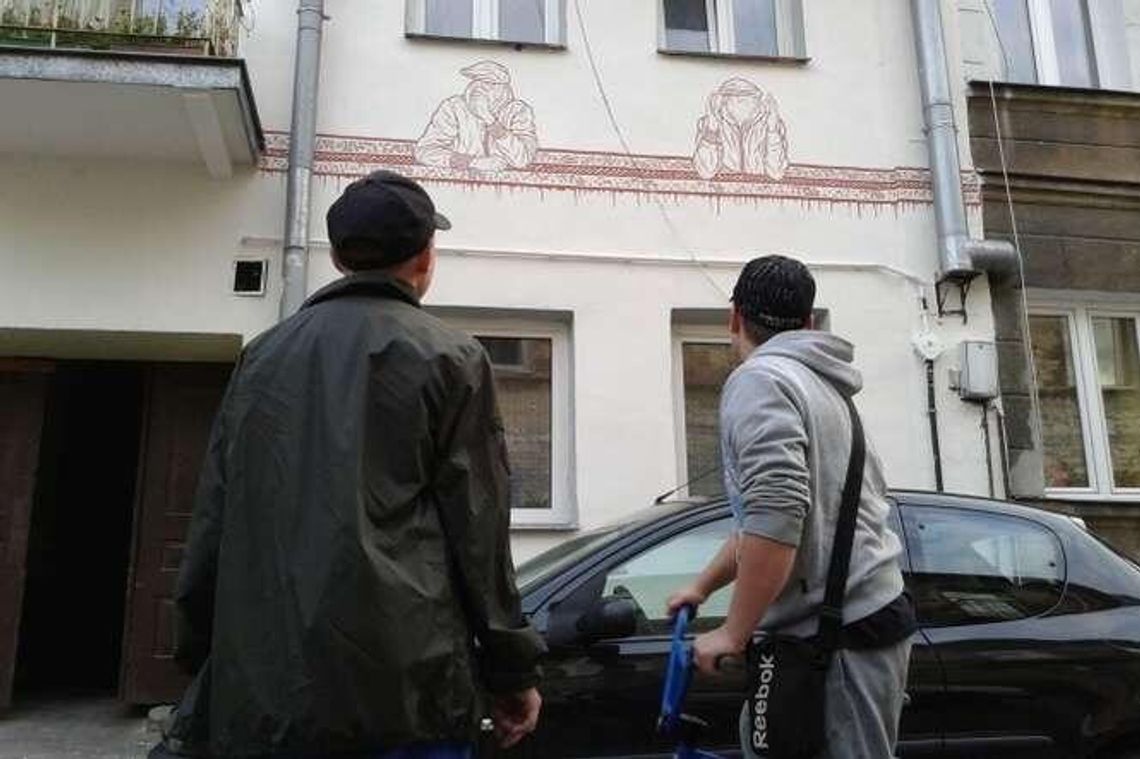 Oryginalna elewacja kamienicy w Lublinie. To kolejny projekt "Rewirów" [zdjęcia]