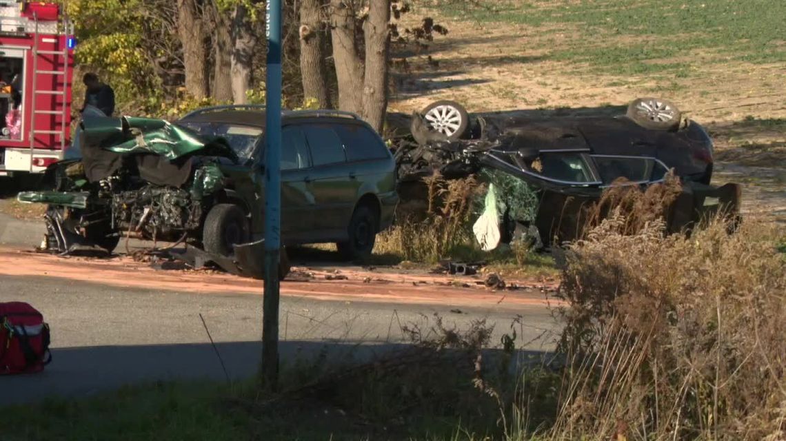 Osiem osób rannych, w tym dwoje dzieci, po zderzeniu dwóch aut