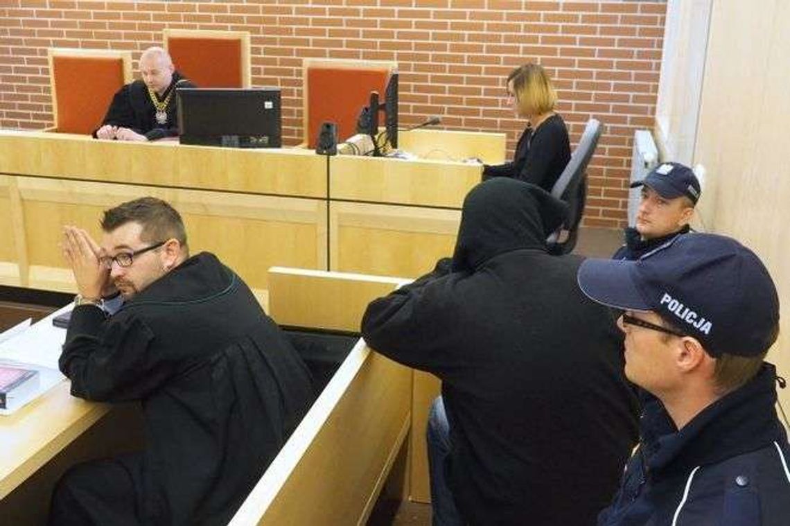 Oskarżony o pedofilię taksówkarz stanął przed sądem. Od 10 lat prowadził dziecięcą scholę Oskarżony o pedofilię taksówkarz stanął przed sądem. Od 10 lat prowadził dziecięcą scholę