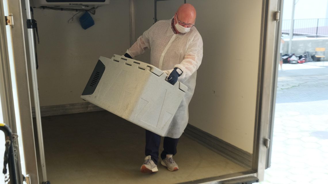 Osocze ozdrowieńców przyjechało dziś do Lublina. Ale do produkcji leku na Covid-19 potrzeba więcej