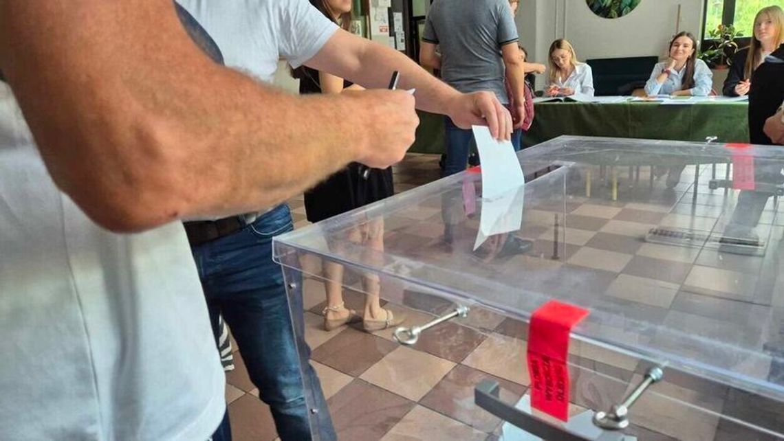 Ostatni dzwonek dla plakatów i sumień. PKW przypomina: czas na porządki Ostatni dzwonek dla plakatów i sumień. PKW przypomina: czas na porządki