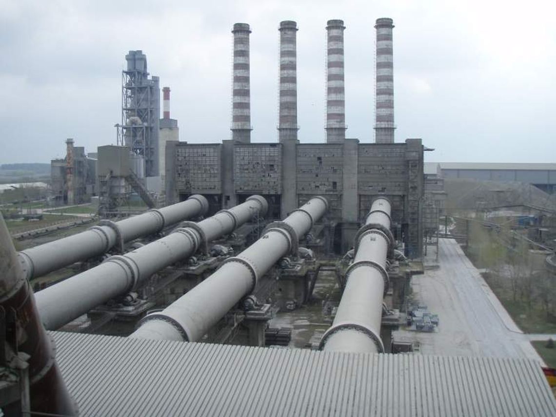 Ostatnie chwile wielkich kominów. Pierwszy wybuch w środę