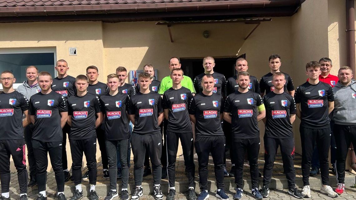 Ostre strzelanie w Izbicy i Wierzbicy. Grała Keeza chełmska klasa okręgowa Ostre strzelanie w Izbicy i Wierzbicy. Grała Keeza chełmska klasa okręgowa