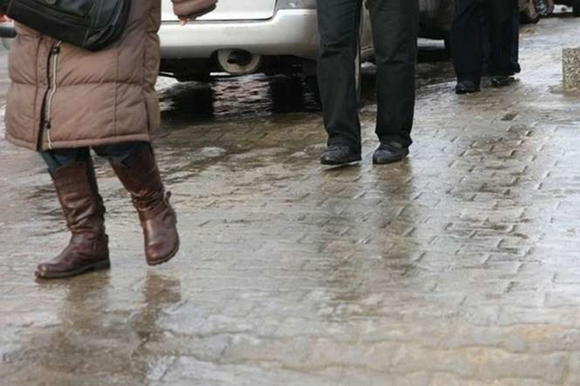 Ostrzeżenie pogodowe. W nocy może być bardzo ślisko Ostrzeżenie pogodowe. W nocy może być bardzo ślisko