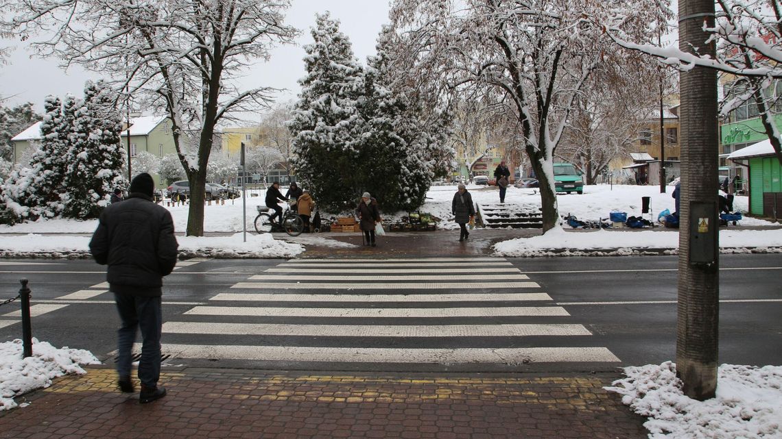 Oświetlenie przejść dla pieszych droższe niż się spodziewano. Trzeba dołożyć
