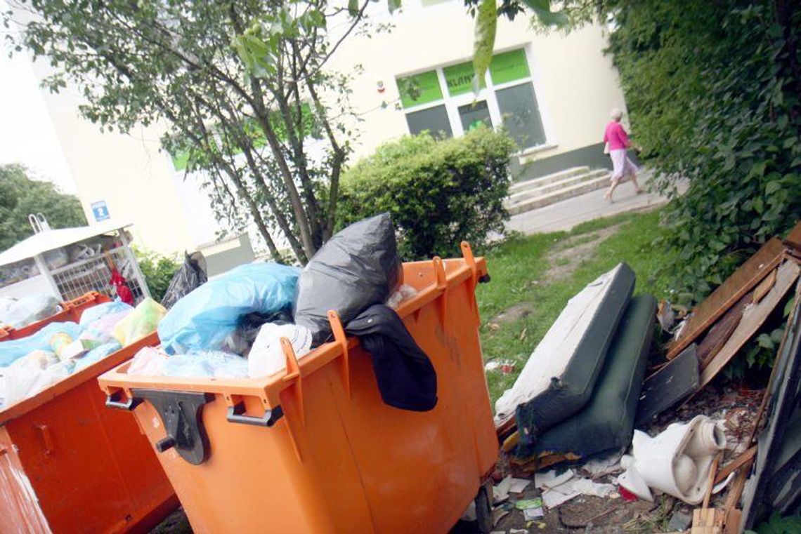 Oszczędność na śmieciach kosztem sąsiadów? Oszczędność na śmieciach kosztem sąsiadów?