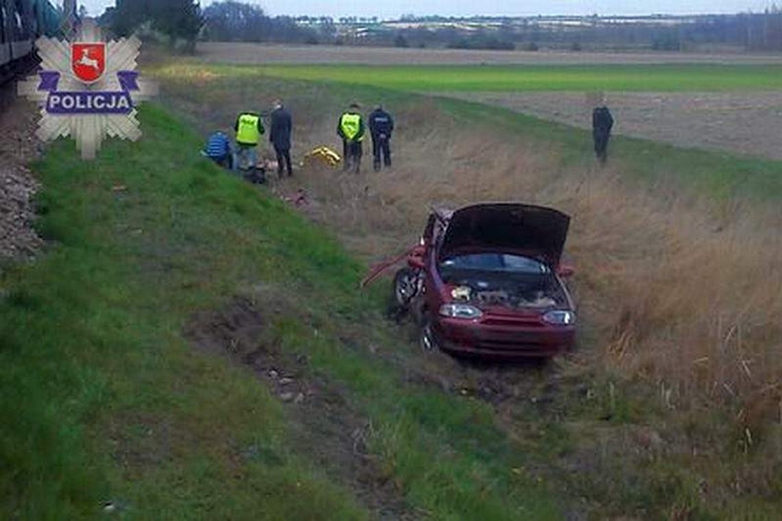 Oszczywilk: Pociąg uderzył w samochód. Nie żyje 55-letni kierowca