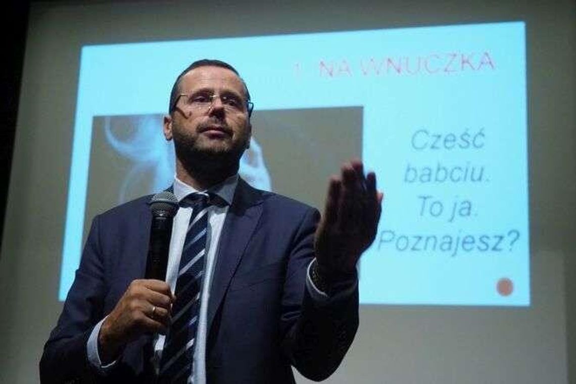 Oszuści wyłudzają pieniądze nawet "na Dziewulskiego". Jak się nie dać nabrać? Oszuści wyłudzają pieniądze nawet "na Dziewulskiego". Jak się nie dać nabrać?