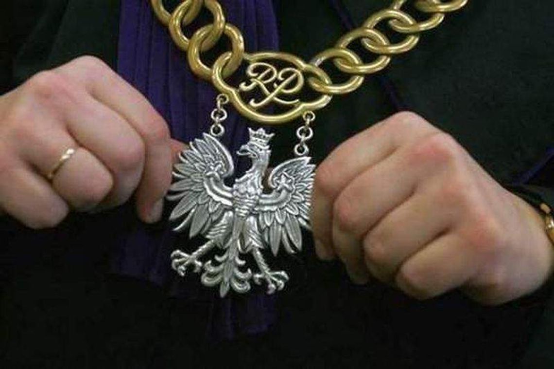 Oszust sfałszował podpisy i wyłudził 50 tys. zł, a osądzili nauczyciela z Krasnobrodu