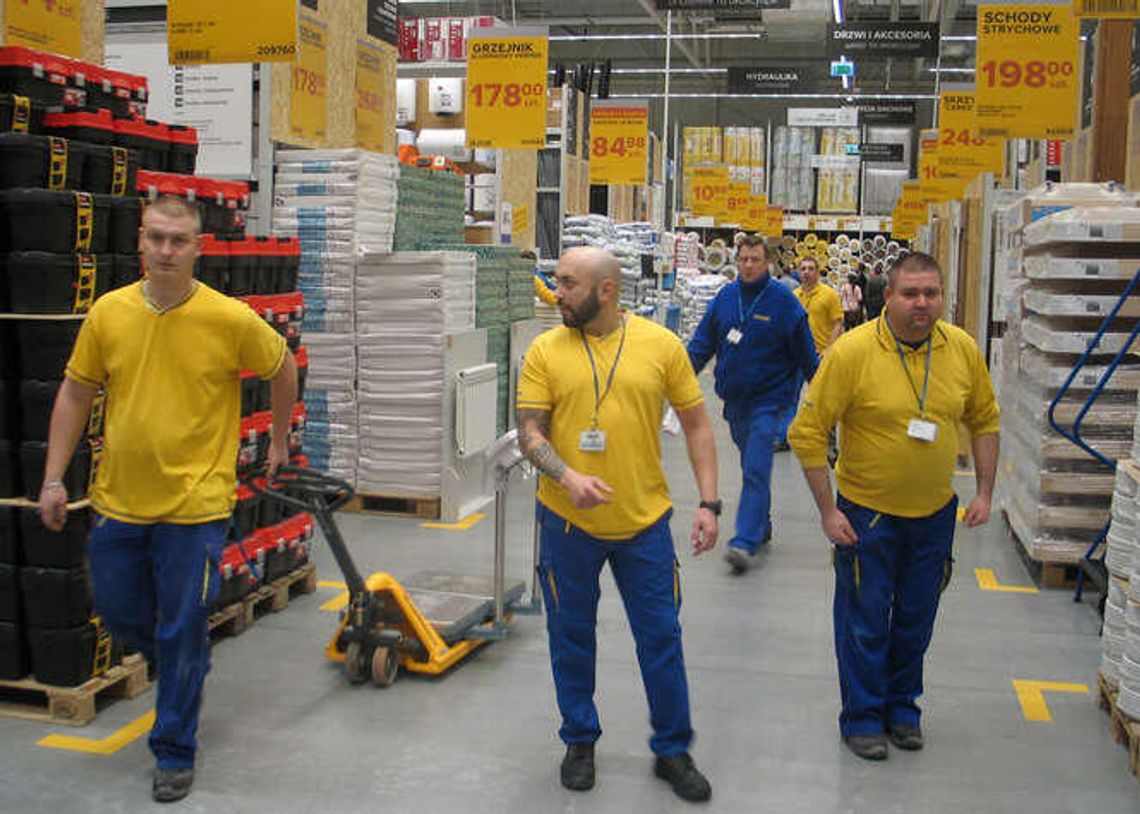 Otwierają Castoramę. Pracę znalazło tu ponad 100 osób. Ile można zarobić?