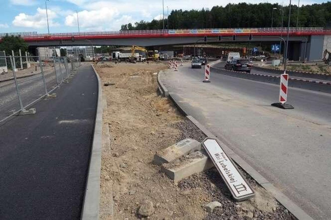 Otworzą dla ruchu obie jezdnie al. Solidarności i rondo. Kiedy pojedziemy wiaduktami?