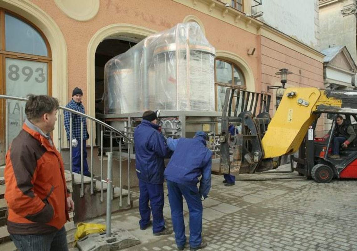 Otworzą mini-browar w Lublinie. Do Bierhalle przyjechał już sprzęt Otworzą mini-browar w Lublinie. Do Bierhalle przyjechał już sprzęt