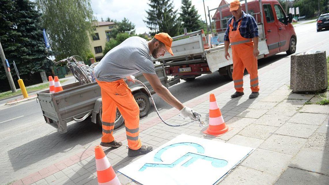 Oznaczenia na przystankach w Świdniku. Pomagają czy stygmatyzują? Oznaczenia na przystankach w Świdniku. Pomagają czy stygmatyzują?