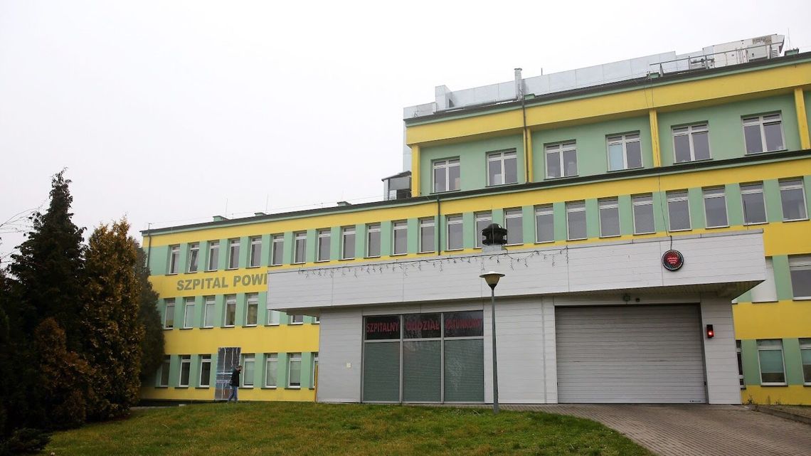 Pacjentka z COVID-19 w szpitalu w Kraśniku. Ale oddziałów nie trzeba zamykać