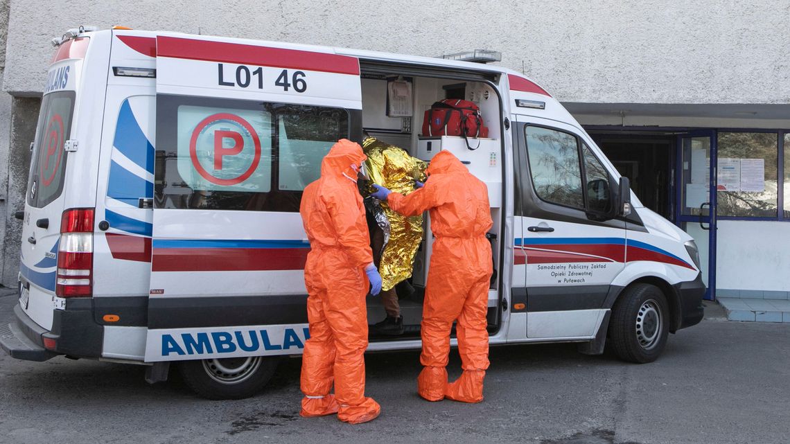 Pacjentka zakażona koronawirusem wyleczona. Już opuściła szpital w Puławach Pacjentka zakażona koronawirusem wyleczona. Już opuściła szpital w Puławach