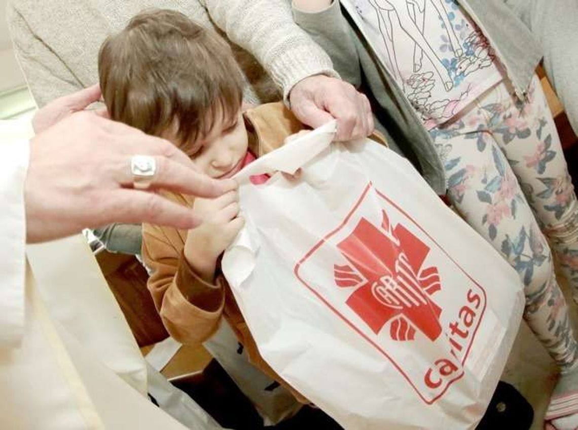 Paczki od Caritasu z okazji Światowego Dnia Chorego