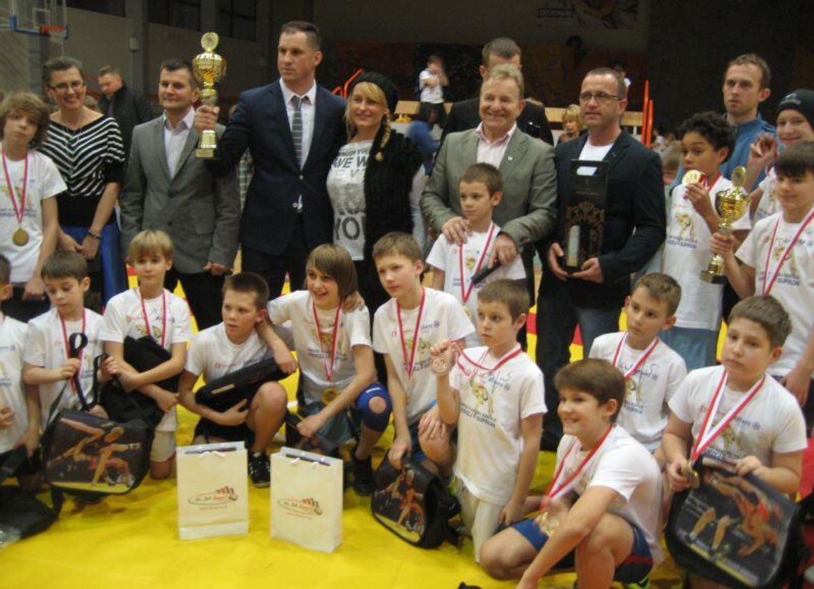 Paderewski najlepszy podczas imprezy \"Zapasy w każdej szkole” Paderewski najlepszy podczas imprezy \"Zapasy w każdej szkole”