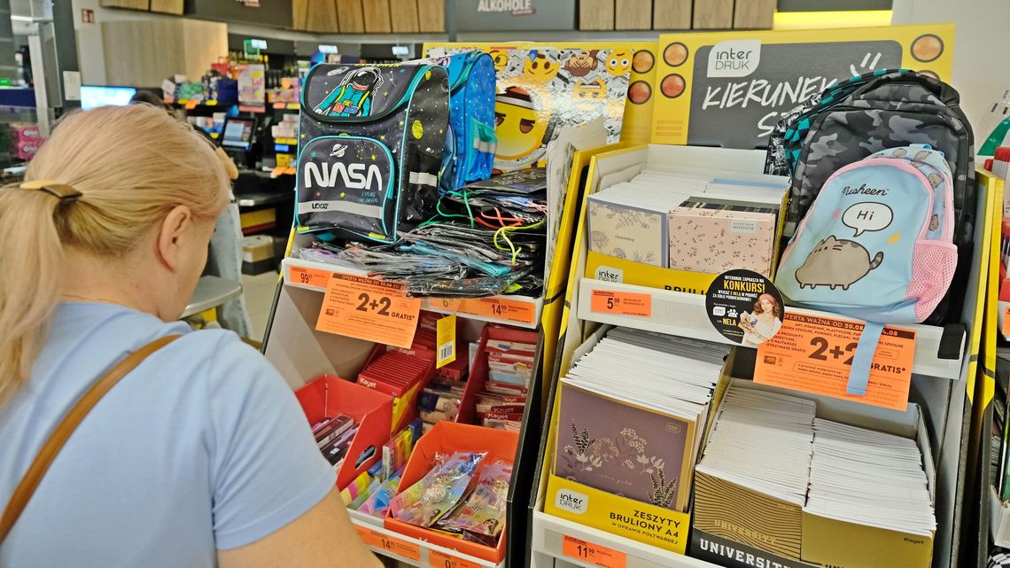 Pakujemy się do szkoły. Ile to wszystko kosztuje? Pakujemy się do szkoły. Ile to wszystko kosztuje?