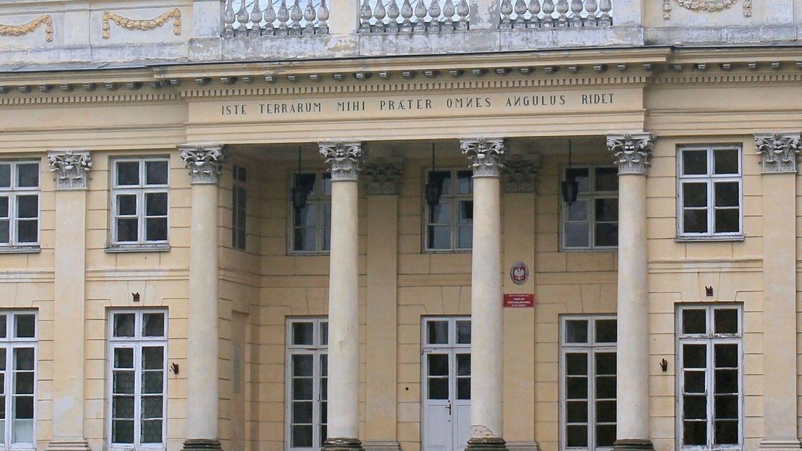 Pałac Marynki w Puławach potrzebuje renowacji. Budynek jest w opłakanym stanie