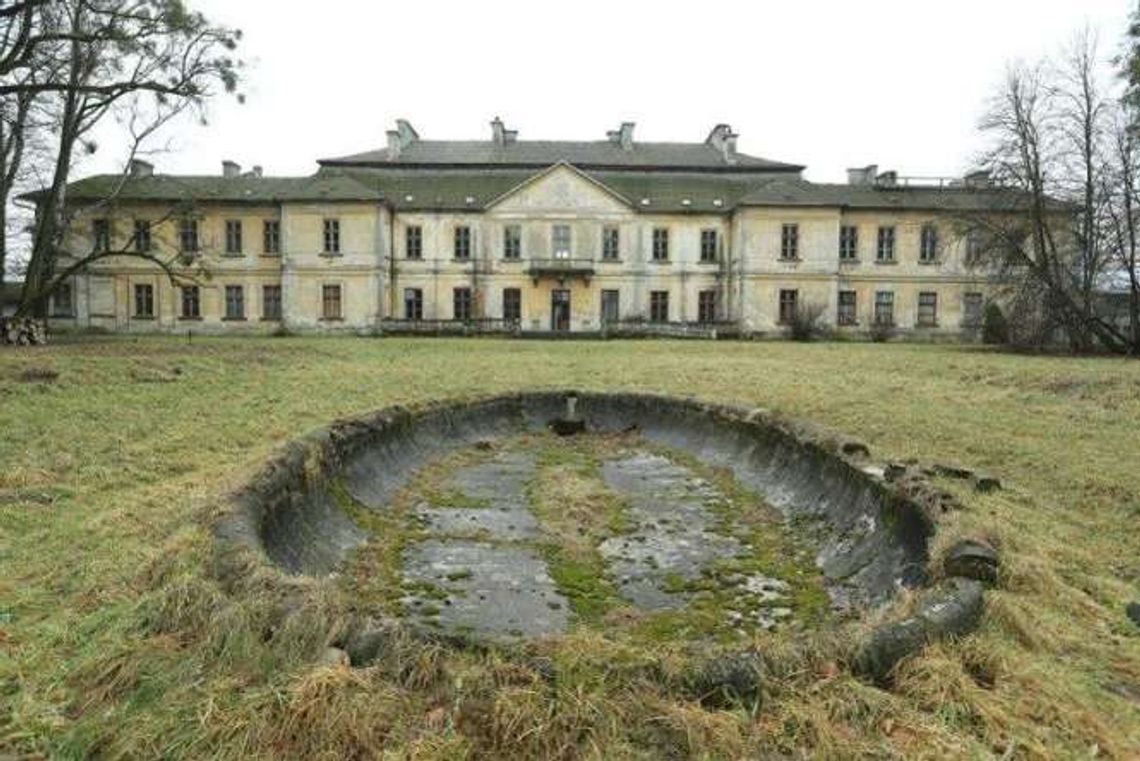 Pałac w Klemensowie, który zagrał w oskarowej Idzie, wrócił do Zamoyskich 