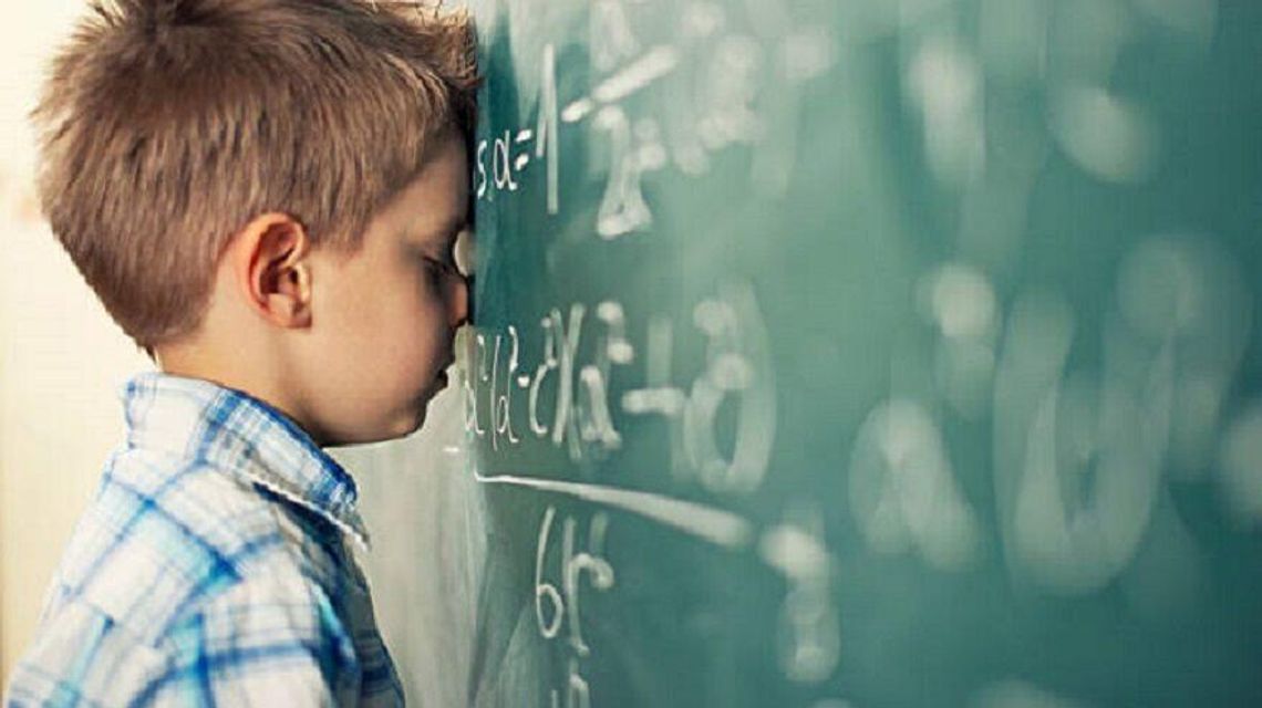 Palec utknął w nakrętce. Uczniowi musieli pomóc strażacy Palec utknął w nakrętce. Uczniowi musieli pomóc strażacy