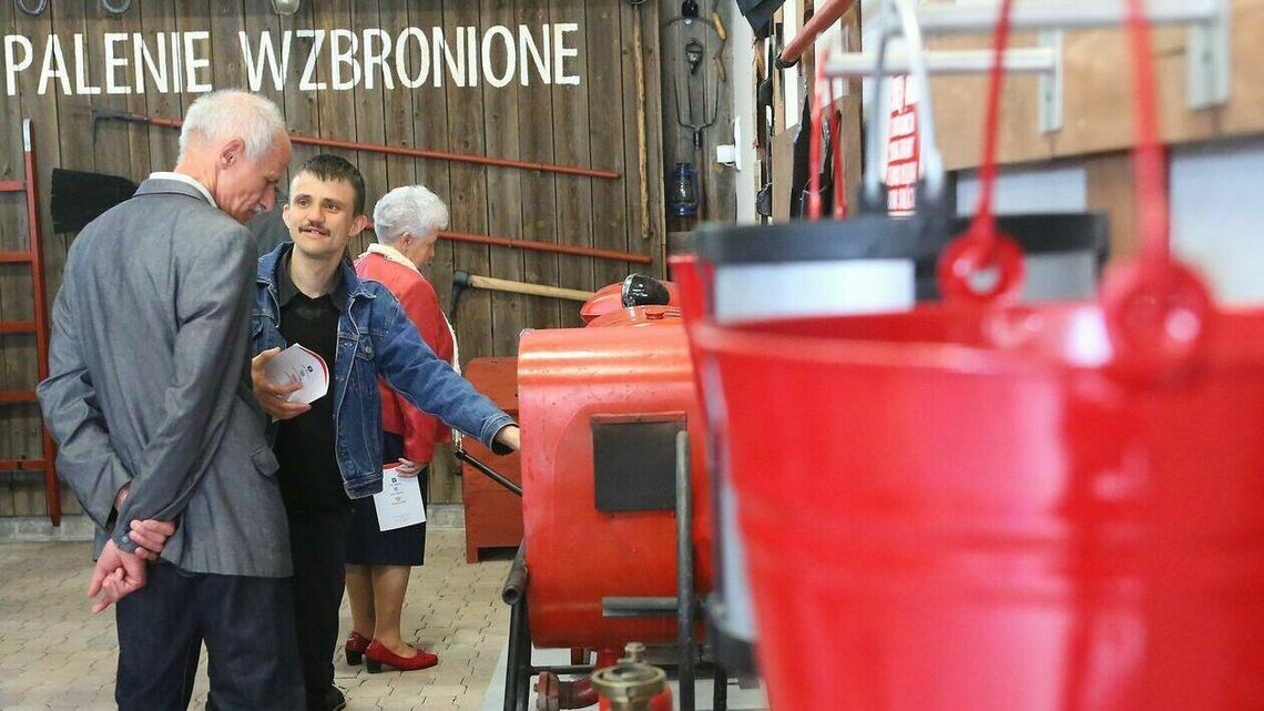 Pali się, moja panno! Na pewno nie w tej izbie w Bełżycach