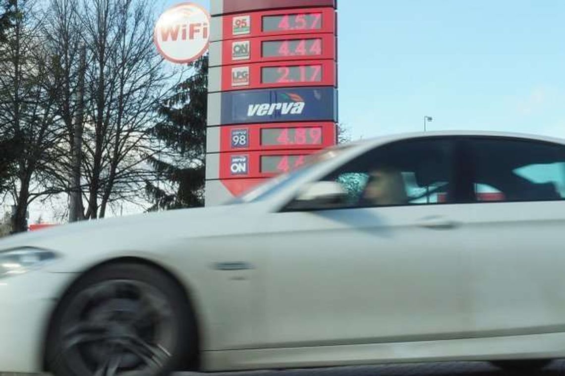 Paliwo w Polsce drożeje. Będą kolejne podwyżki? Nowa prognoza ekspertów