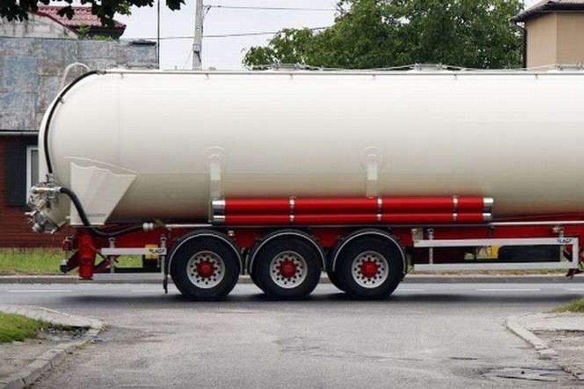 Paliwo znikało z cysterny podczas transportu. W jaki sposób je kradli?