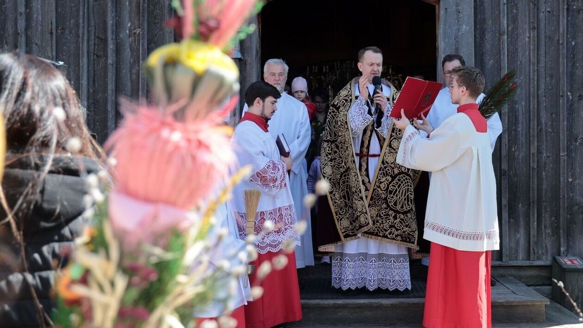 Palma to symbol odradzającego się życia - Niedziela Palmowa w Muzeum Wsi Lubelskiej Palma to symbol odradzającego się życia - Niedziela Palmowa w Muzeum Wsi Lubelskiej