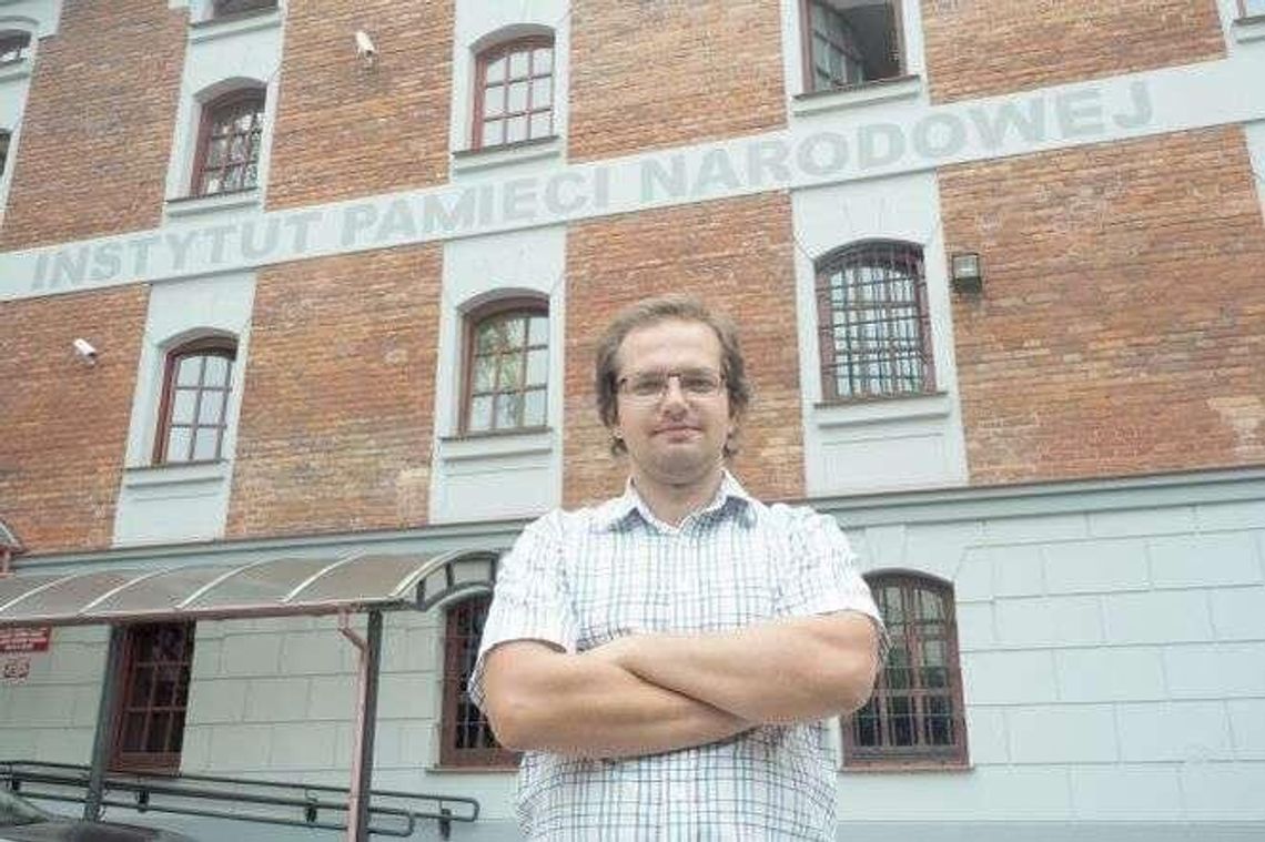 Pamięć o wygranej wojnie z bolszewikami wymazywano na każdy możliwy sposób