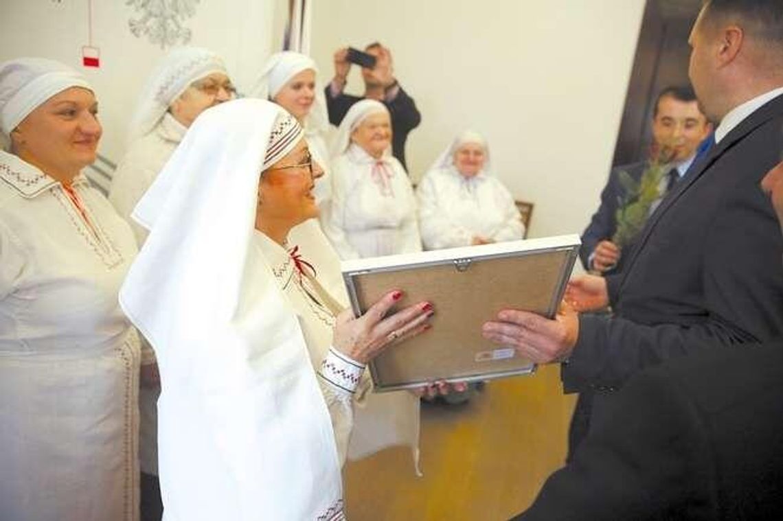 Pamiętacie przebój "Koko Euro Spoko"? Założycielka zespołu wyrzucona z pracy tuż przed emeryturą