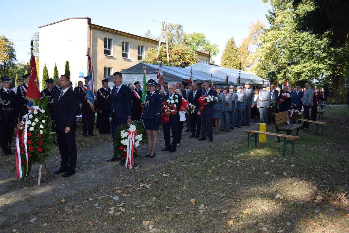 Pamiętają o ofiarach zbrodni w Szczuczkach. Ponad 100 osób zginęło w pierwszych dniach wojny Pamiętają o ofiarach zbrodni w Szczuczkach. Ponad 100 osób zginęło w pierwszych dniach wojny