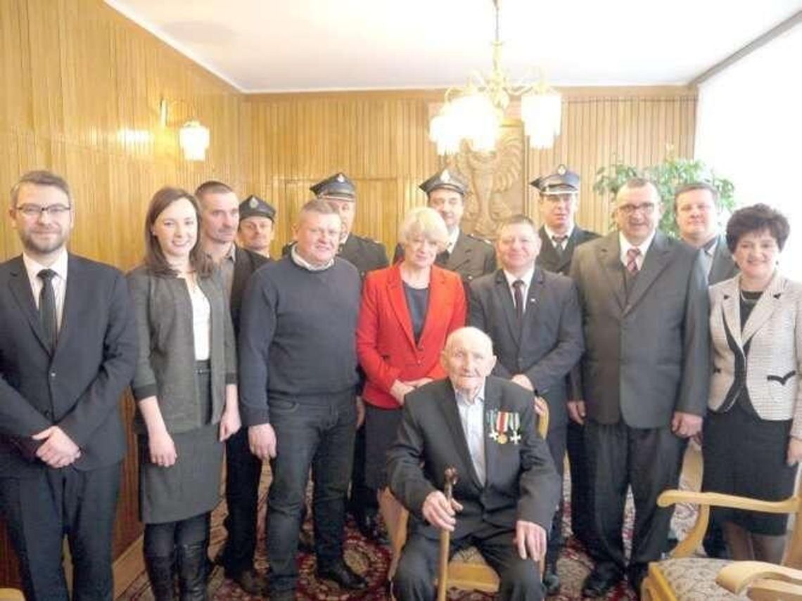 Pan Jan ma 100 lat. Brał udział w II wojnie światowej Pan Jan ma 100 lat. Brał udział w II wojnie światowej