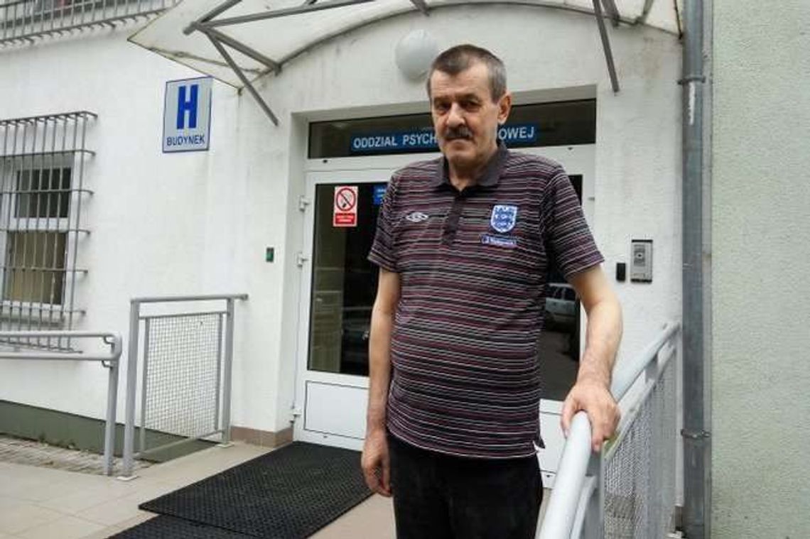 Pan Jan spędził 20 lat w szpitalu psychiatrycznym. Już dawno mógł wyjść? Nasz reportaż