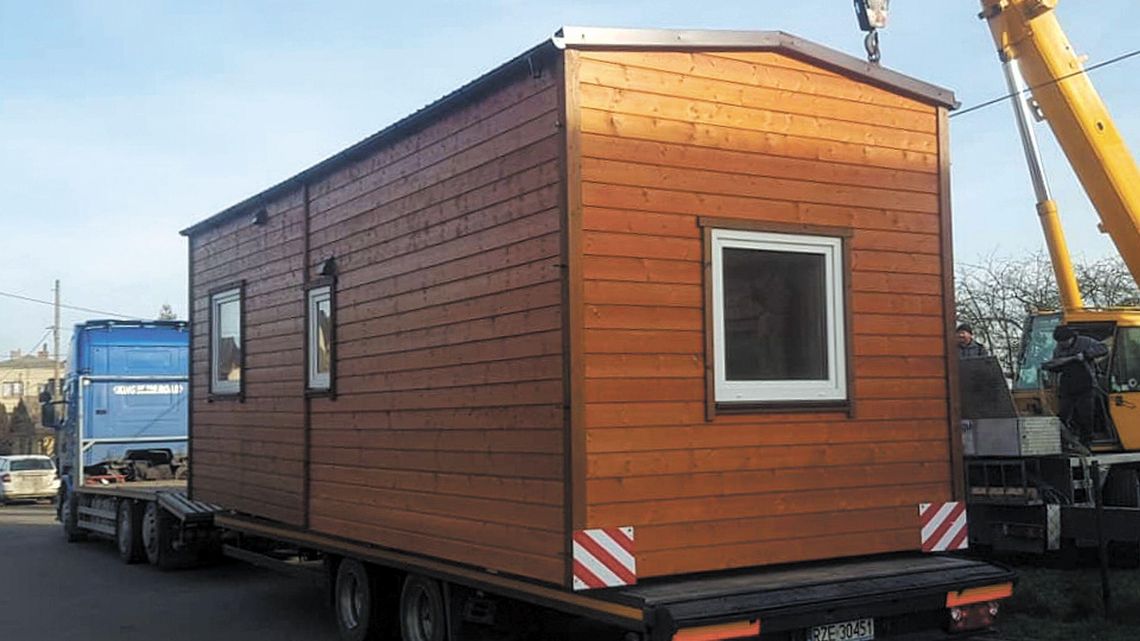 Pan Marian z Markuszowa stracił w pożarze dom. Darczyńcy pomogli mu zakupić nowy Pan Marian z Markuszowa stracił w pożarze dom. Darczyńcy pomogli mu zakupić nowy