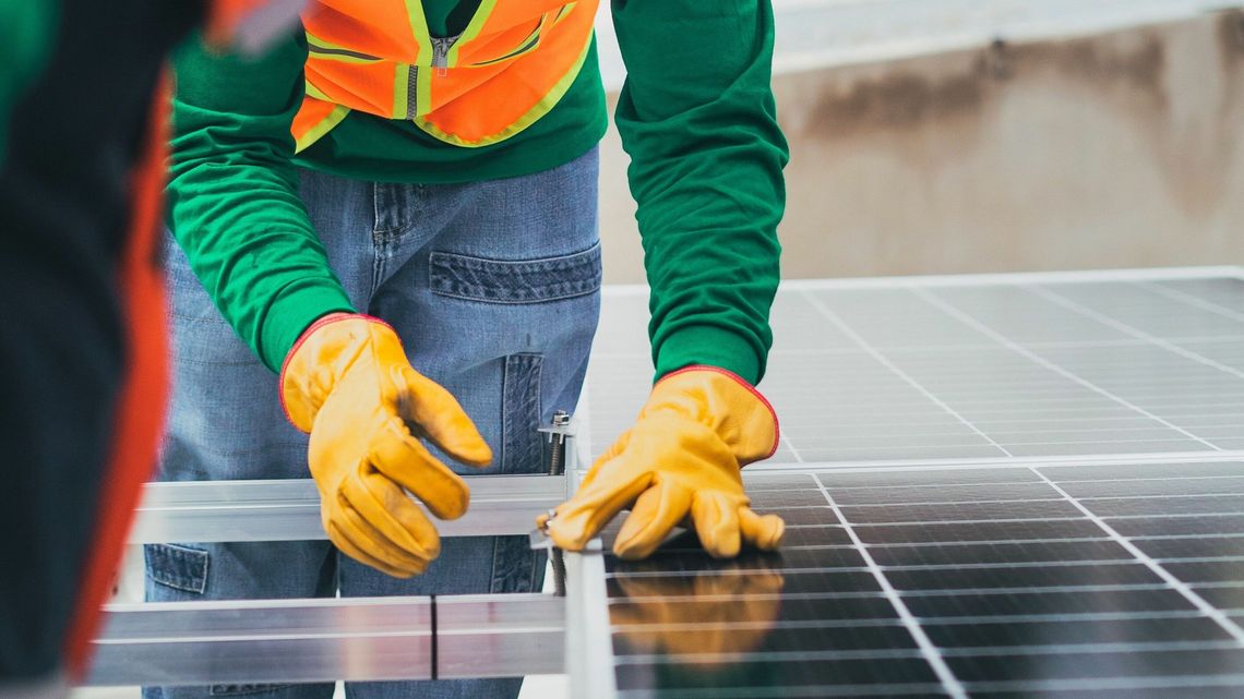 Panele fotowoltaiczne na co siódmym domu. Opłaca się? Panele fotowoltaiczne na co siódmym domu. Opłaca się?