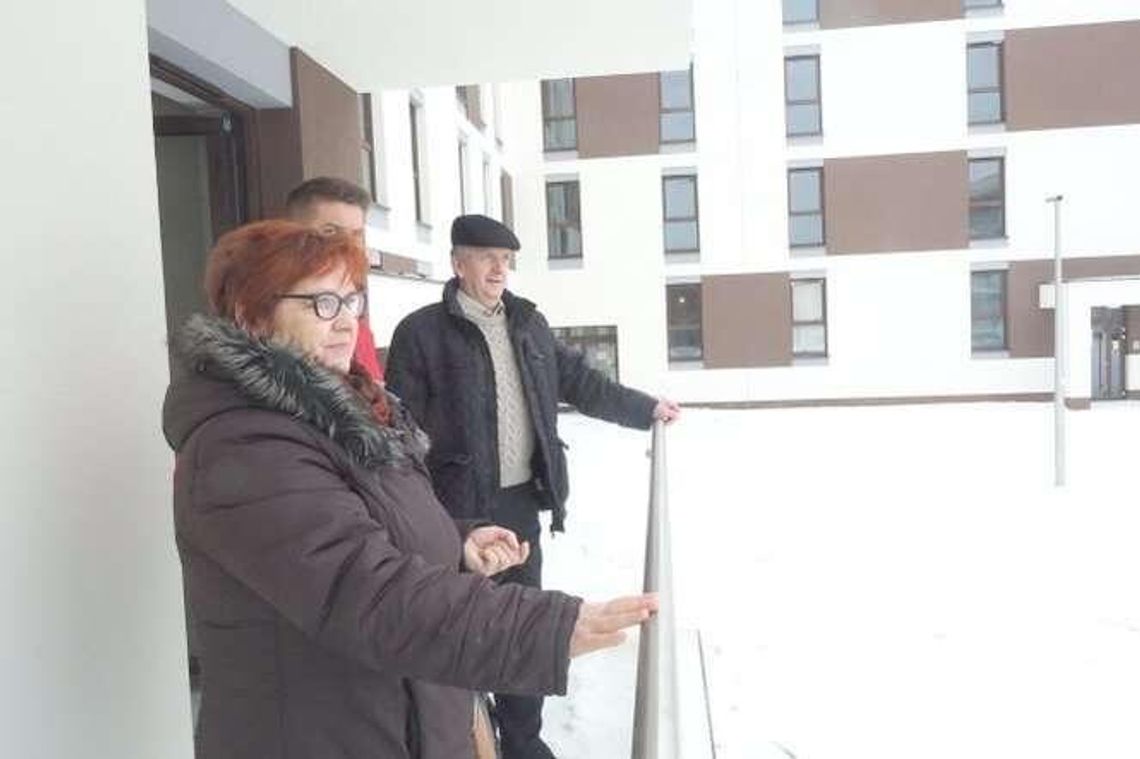 Pani Danuta wygrała mieszkanie w naszej loterii. Odebrała już klucze