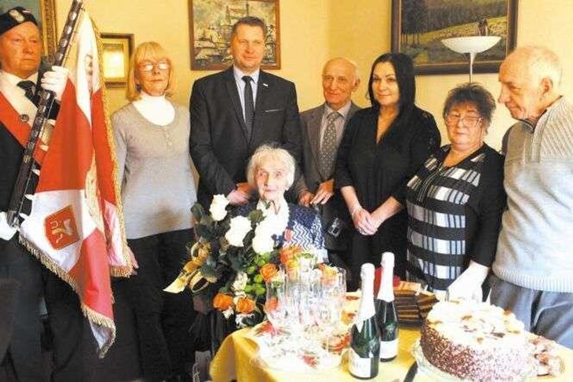 Pani Genowefa narażała życie w czasie wojny. Dostała najwyższe odznaczenie