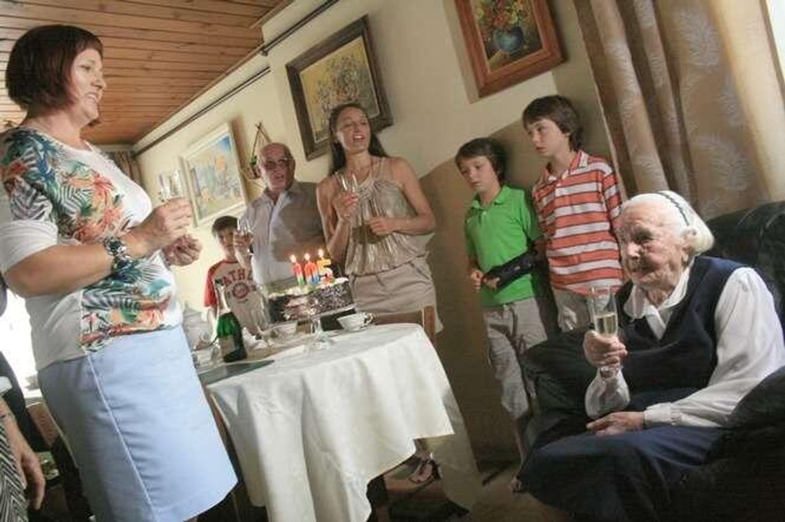Pani Marianna z Janowca skończyła 105 lat! "Najważniejsza jest rodzina i zdrowie"